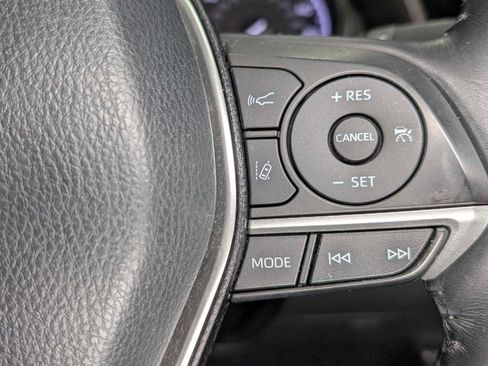 Used 2021 Toyota Camry XLE image 34