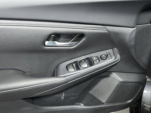Used 2025 Nissan Sentra SV FWD image 20