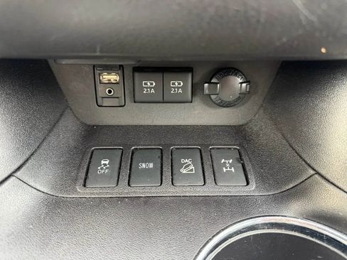 Used 2017 Toyota Highlander Plus w/ Carpet Mat Package image 23