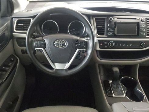 Used 2018 Toyota Highlander LE image 14
