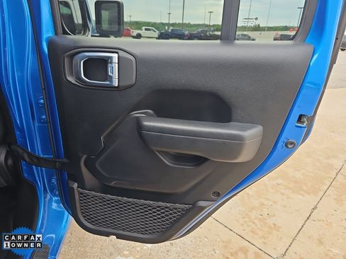 Used 2022 Jeep Wrangler Unlimited Rubicon w/ LED Lighting Group AWD/4WD image 30
