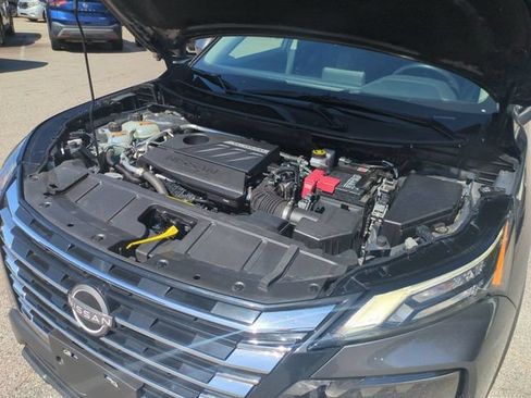 Used 2025 Nissan Rogue SV AWD/4WD image 35