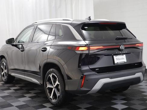 New 2026 Volkswagen Tiguan SE image 14