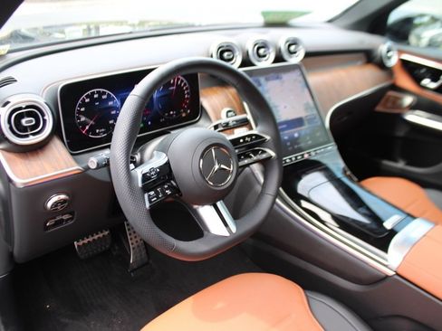 Certified 2025 Mercedes-Benz GLC 350e 4MATIC image 4