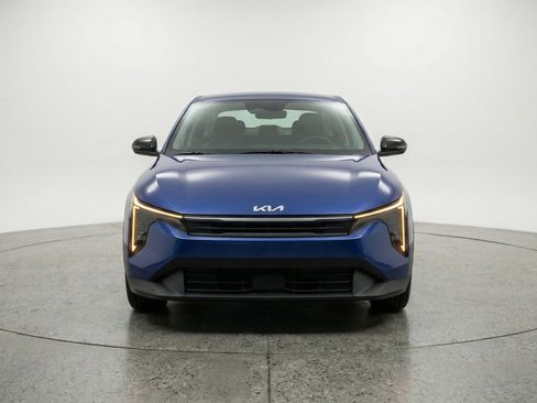 Used 2025 Kia K4 LXS image 2