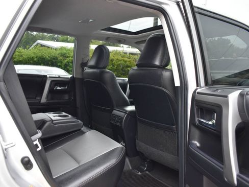 Used 2021 Toyota 4Runner SR5 Premium w/ Moonroof Package AWD/4WD image 12