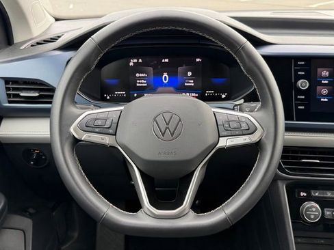Used 2024 Volkswagen Taos SE AWD/4WD image 11