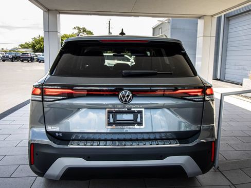 New 2026 Volkswagen Tiguan SE FWD image 16