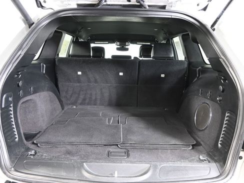 Used 2020 Jeep Grand Cherokee Altitude AWD/4WD image 16