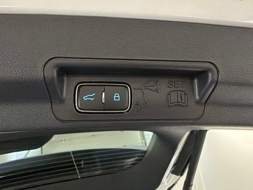 New 2027 Ford Explorer ST-Line AWD/4WD image 38