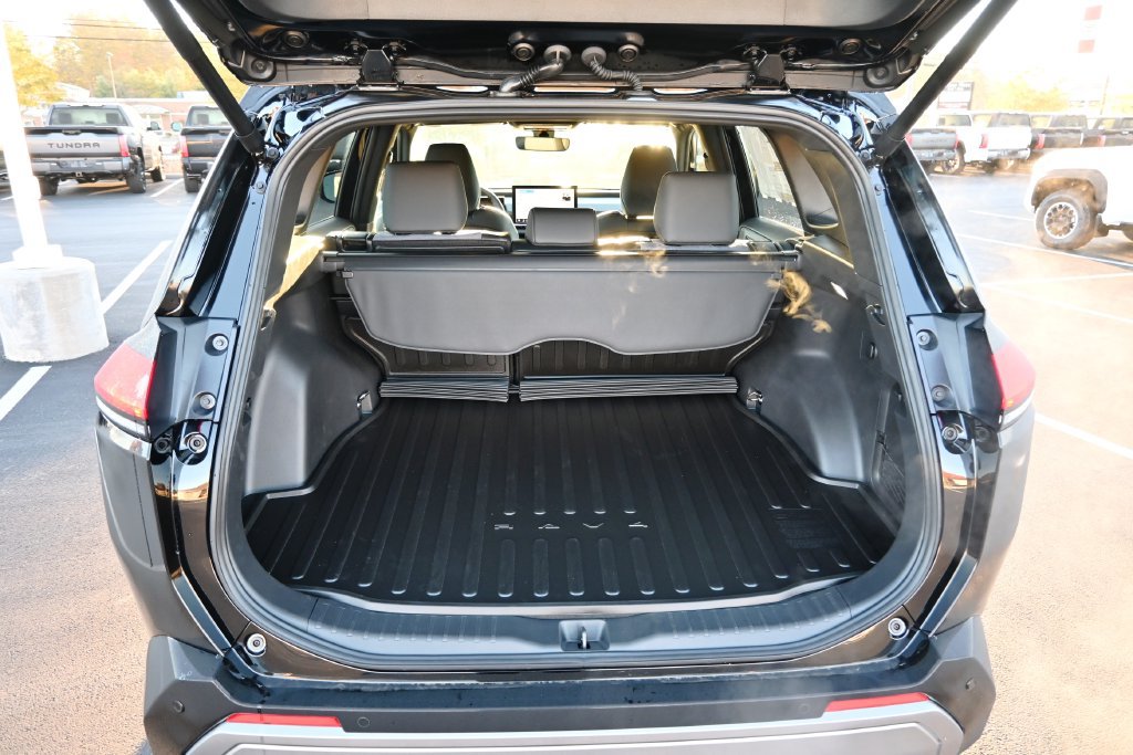 New 2026 Toyota RAV4 XSE AWD/4WD image 7