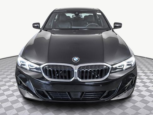 Used 2025 BMW 330i Sedan image 2