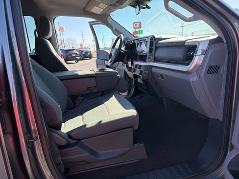 Used 2025 Ford F250 XLT image 38