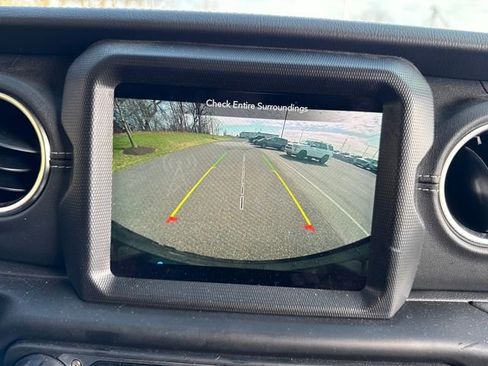 Used 2023 Jeep Wrangler Unlimited Sahara w/ Cold Weather Group image 29