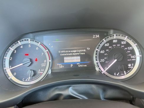 Used 2024 Toyota Highlander XLE image 14