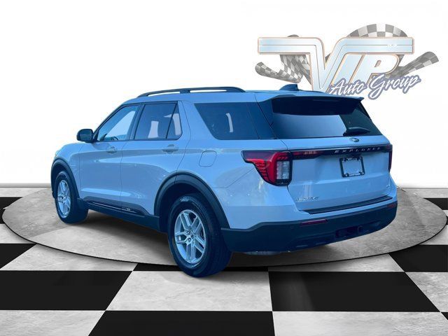 Used 2026 Ford Explorer Active AWD/4WD image 8