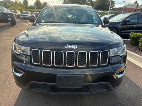 Used 2017 Jeep Grand Cherokee Laredo w/ Quick Order Package 23E AWD/4WD image 2