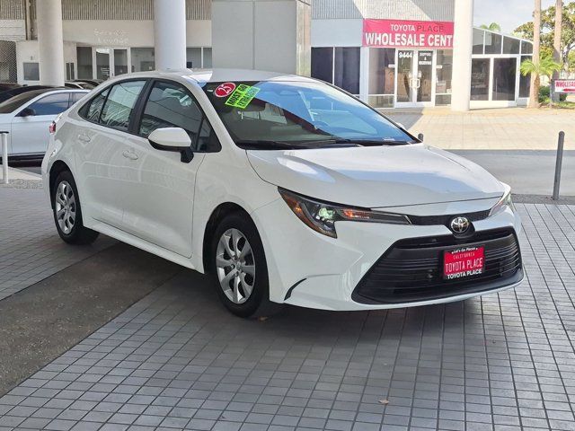 Used 2025 Toyota Corolla LE FWD image 3
