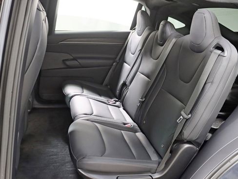 Used 2024 Tesla Model X image 32