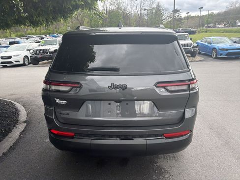 Used 2024 Jeep Grand Cherokee L Laredo AWD/4WD image 4