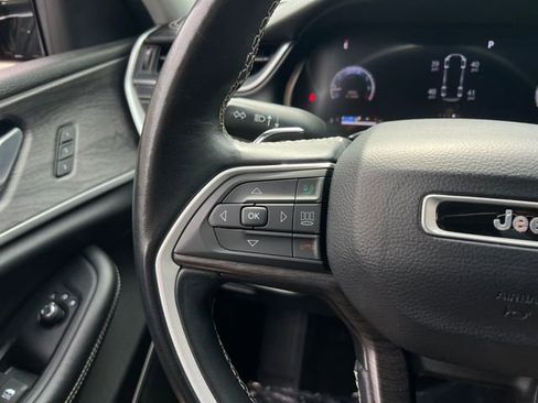 Used 2022 Jeep Grand Cherokee Limited image 24