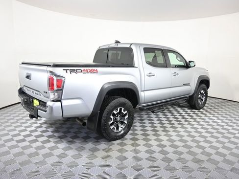 Used 2022 Toyota Tacoma TRD Off-Road w/ TRD Premium Off Road Package AWD/4WD image 7