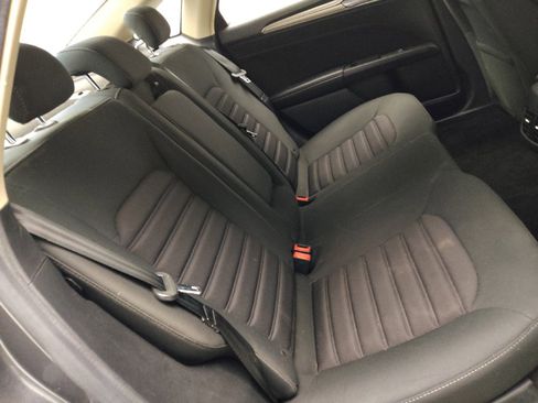 Used 2018 Ford Fusion SE w/ Fusion SE Technology Package FWD image 19