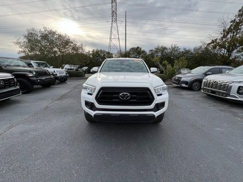 Used 2022 Toyota Tacoma SR image 5