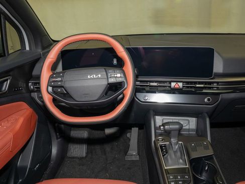 New 2026 Kia Sportage SX image 8