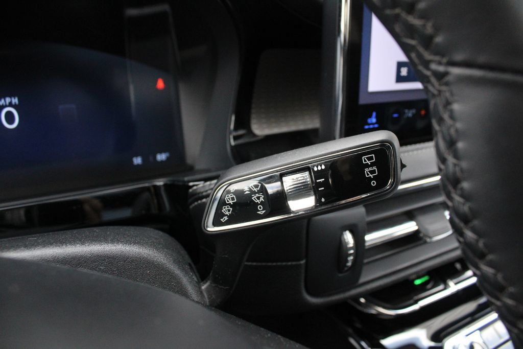 Used 2023 Lincoln Corsair Reserve w/ Equipment Group 201A AWD/4WD image 15