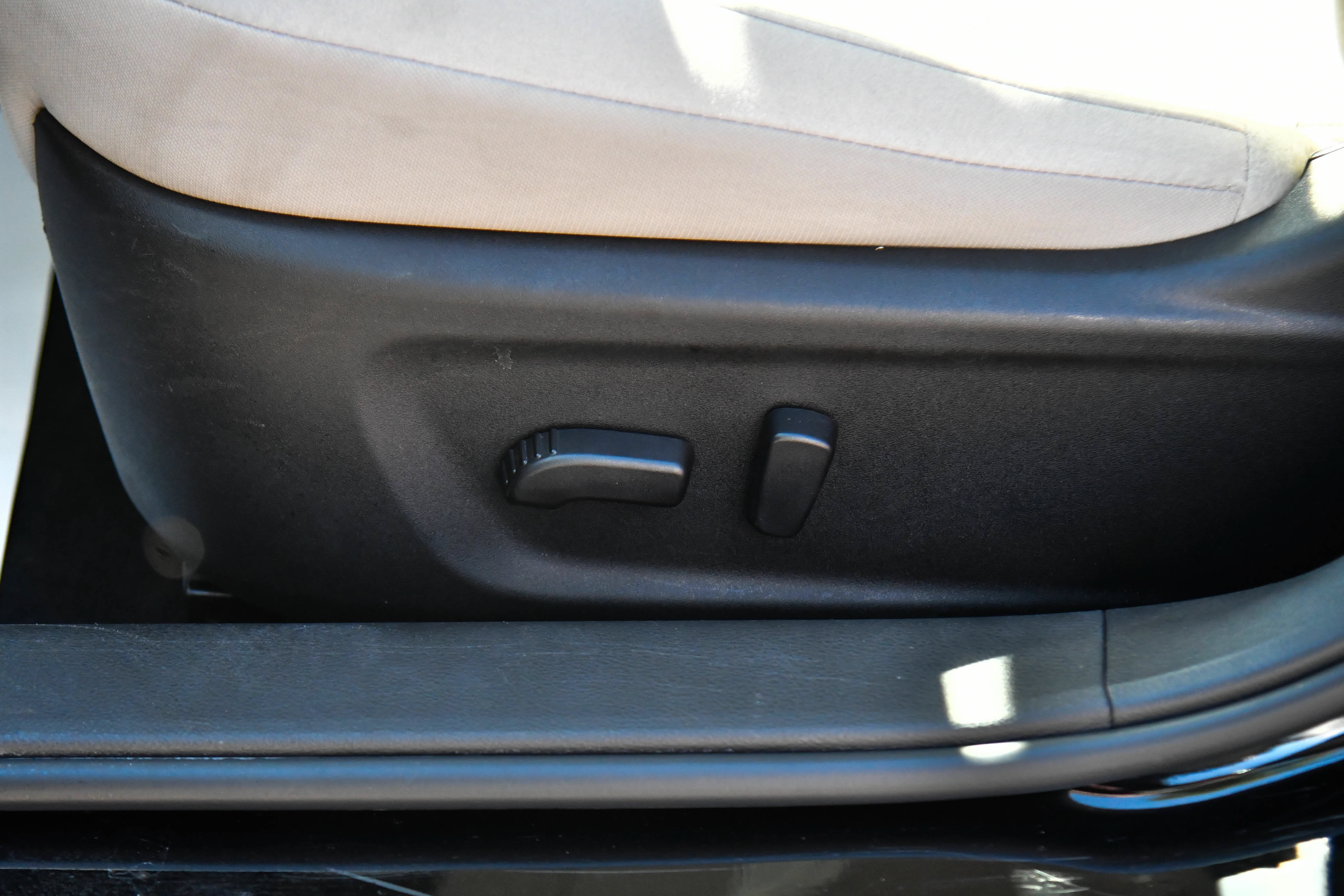 Used 2025 Nissan Altima 2.5 SV FWD image 16