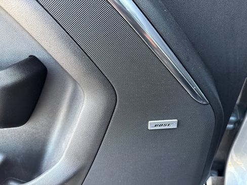 Used 2025 GMC Yukon Denali AWD/4WD image 15