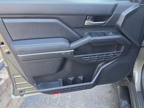 Used 2025 Toyota Tacoma TRD Sport AWD/4WD image 30
