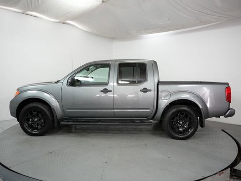 Used 2021 Nissan Frontier SV w/ Midnight Edition Floor Mats image 4
