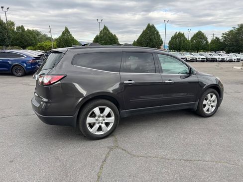Used 2017 Chevrolet Traverse LT w/ True North Edition AWD/4WD image 5