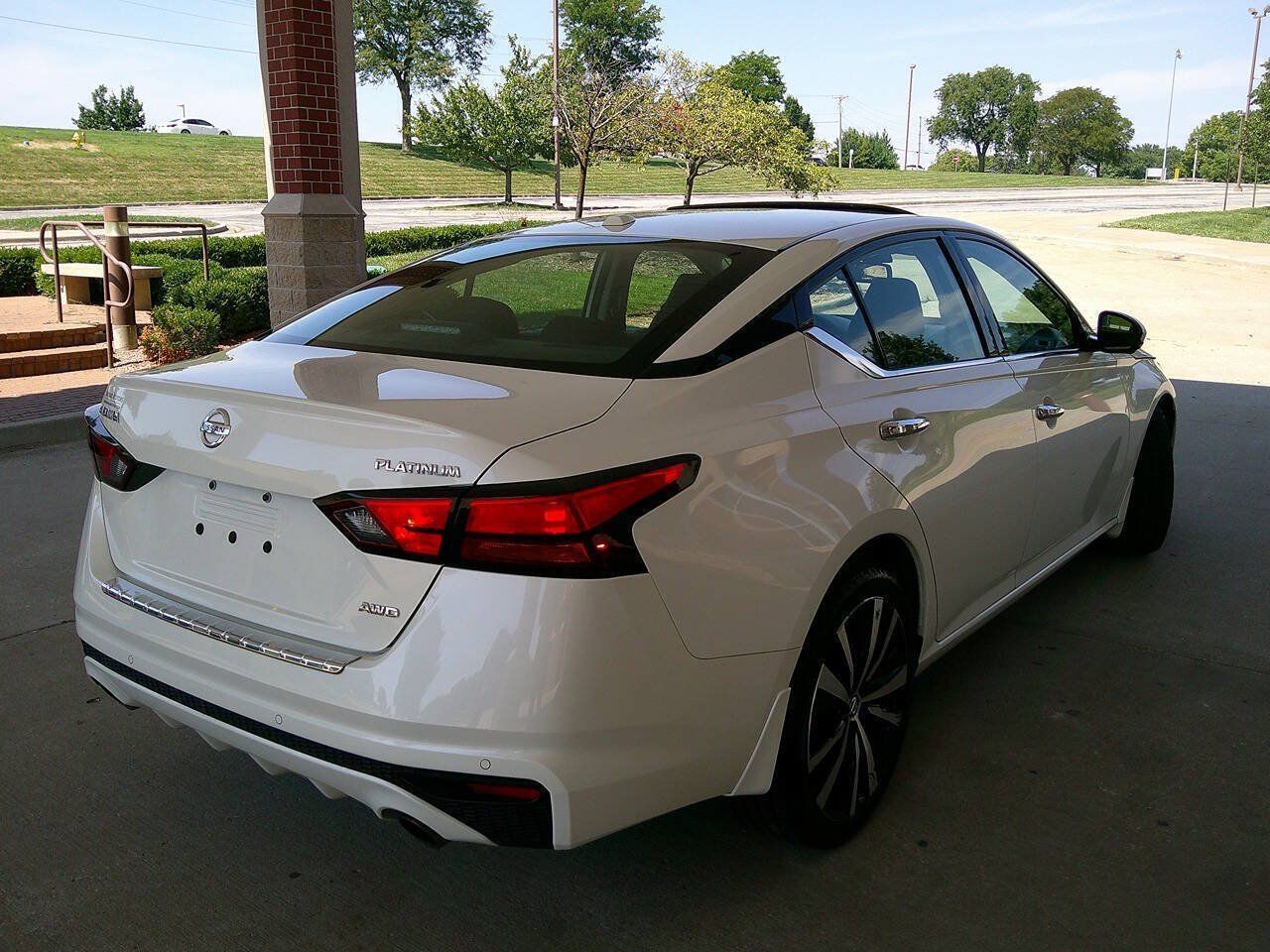 Used 2021 Nissan Altima 2.5 Platinum AWD/4WD image 5
