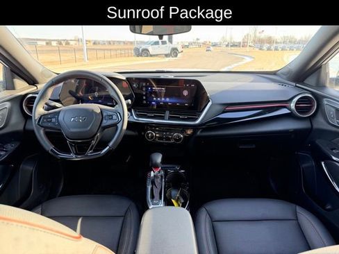 Certified 2025 Chevrolet Trax RS w/ Sunroof Package image 7