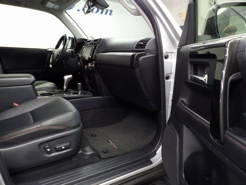 Used 2024 Toyota 4Runner TRD Off-Road Premium image 24