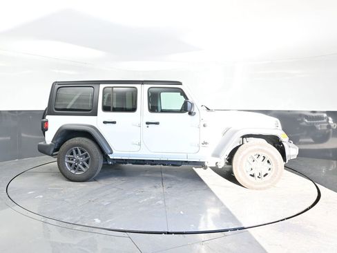 Used 2025 Jeep Wrangler Sport S image 4