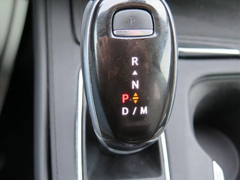 Used 2020 Cadillac XT4 Premium Luxury w/ Cold Weather Package image 17