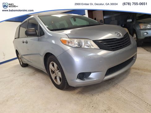 Used 2017 Toyota Sienna L FWD image 4