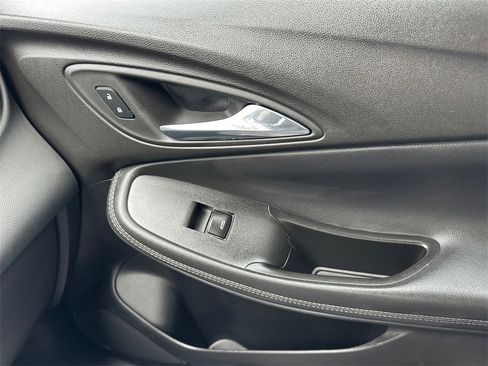 Used 2022 Buick Encore GX Select image 45