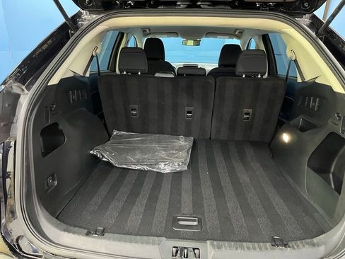Used 2024 Ford Edge SE image 19