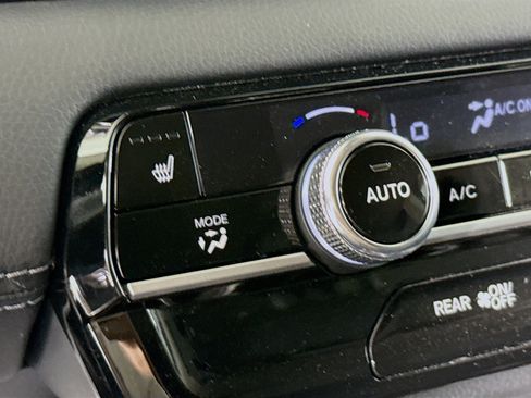 Used 2025 Honda Pilot EX-L image 24