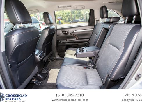 Used 2016 Toyota Highlander Plus AWD/4WD image 19