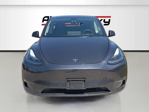 Used 2024 Tesla Model Y Long Range AWD/4WD image 2