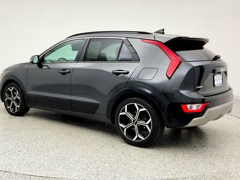 Used 2023 Kia Niro EX Touring image 7
