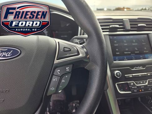 Used 2020 Ford Fusion SE AWD/4WD image 14