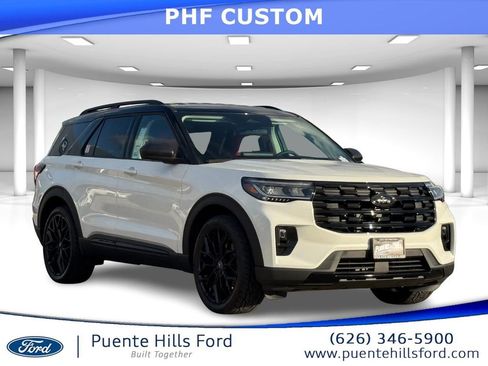 New 2025 Ford Explorer Active w/ Active Comfort Package RWD image 1