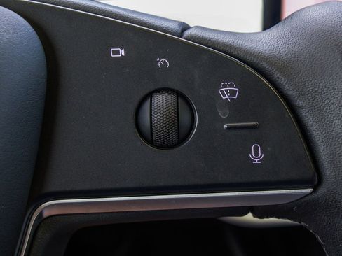 Used 2022 Tesla Model X Plaid image 26